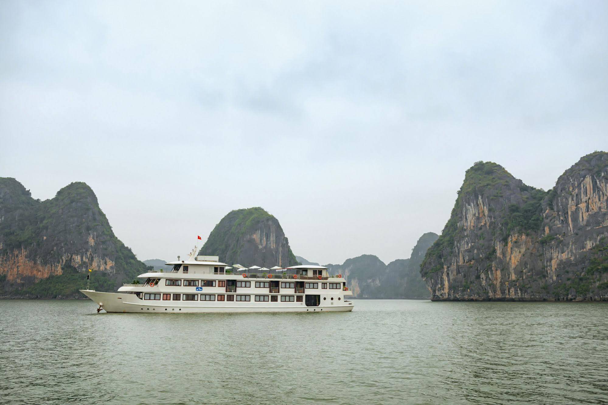 La Vela Premium Cruise - Managed By Paradise Cruises Hạ Long Exterior foto