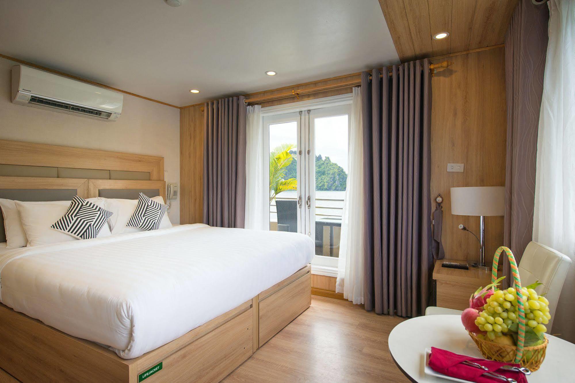 La Vela Premium Cruise - Managed By Paradise Cruises Hạ Long Exterior foto